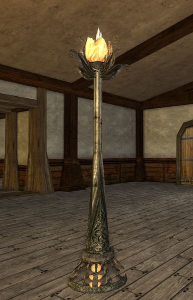 File:Felegoth Standing Flower Lamp with Crystal.jpg