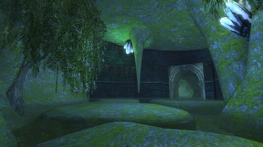 Crystals grow from the walls in the first room of Gwindethrond