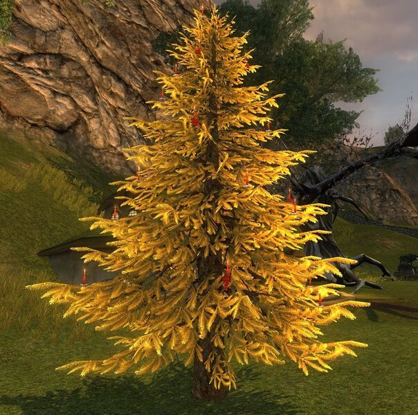 File:Golden Celebratory Outdoor Winter Tree.jpg