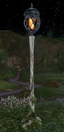 Lórien Lantern Post